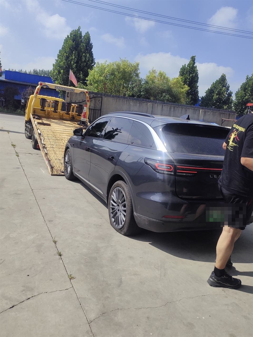 罗屯镇顺发汽修，济徐高速拖车道路救援，罗屯镇顺发汽修平板拖车转运故障车